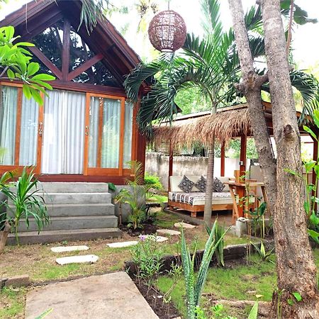 Bintang Tiga Bungalows Νησιά Γκίλι Εξωτερικό φωτογραφία