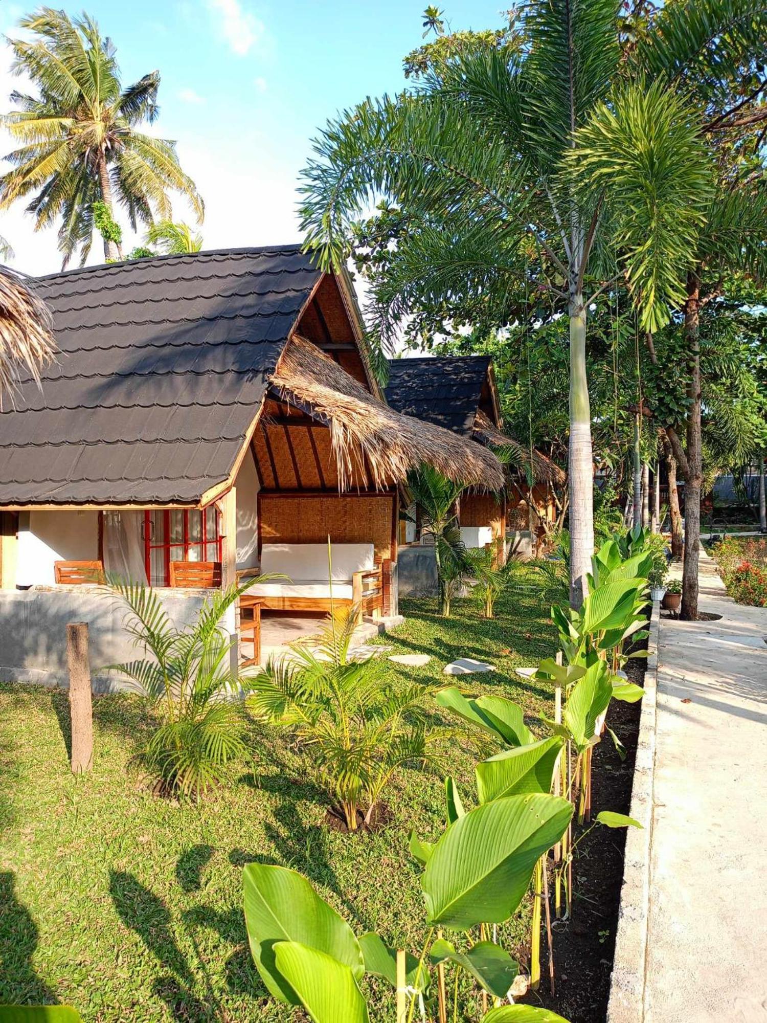Bintang Tiga Bungalows Νησιά Γκίλι Εξωτερικό φωτογραφία