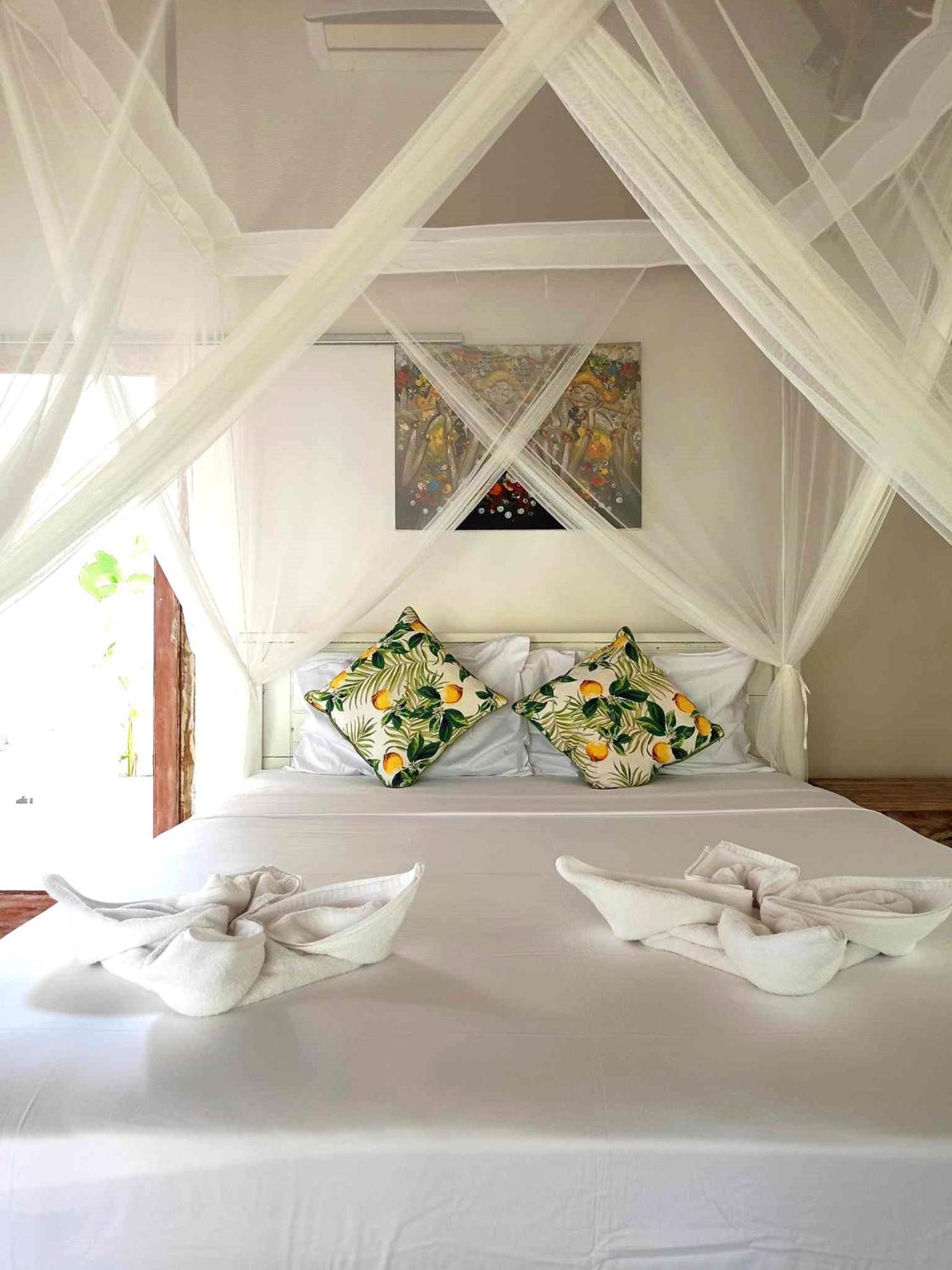 Bintang Tiga Bungalows Νησιά Γκίλι Εξωτερικό φωτογραφία