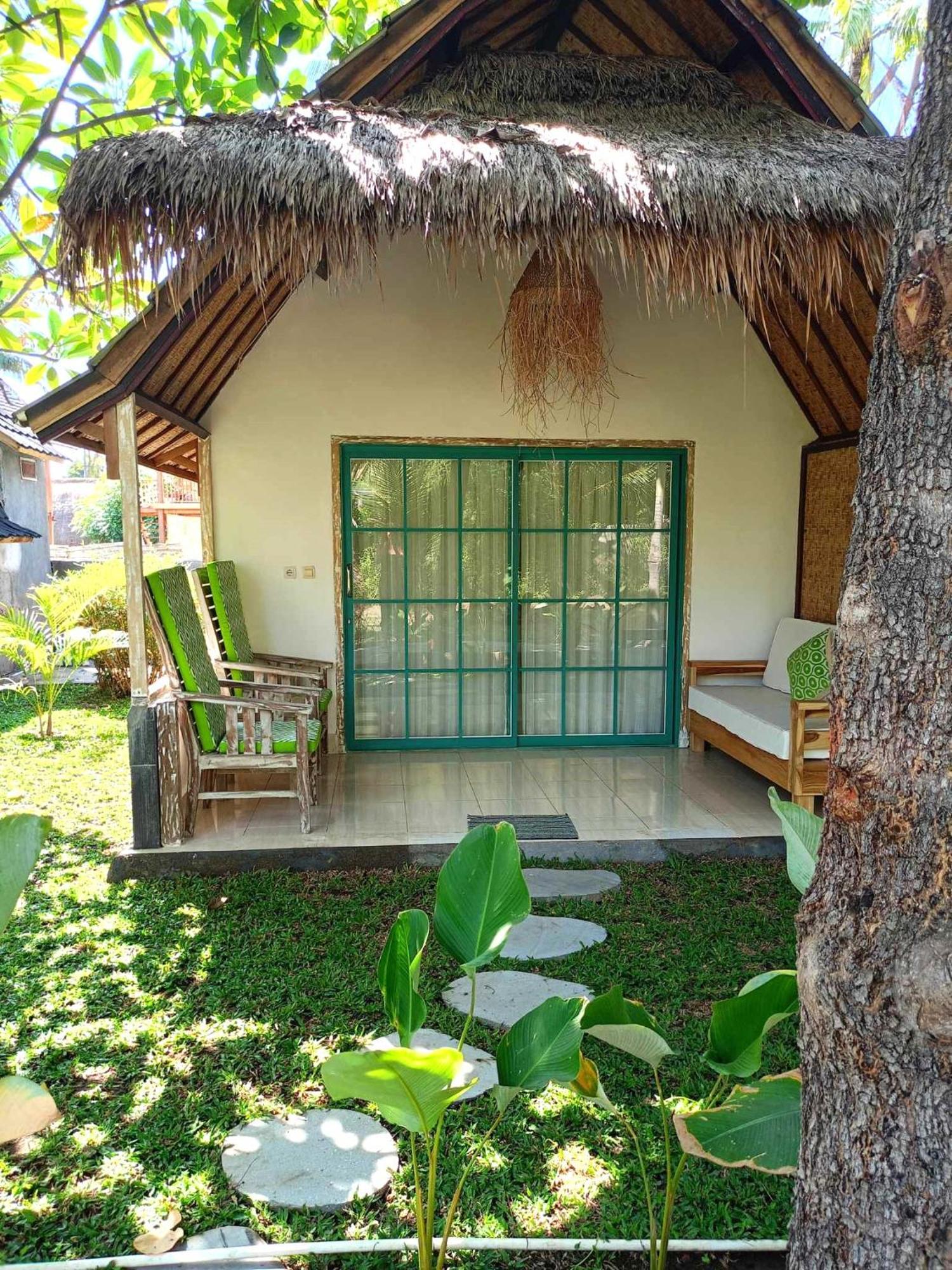 Bintang Tiga Bungalows Νησιά Γκίλι Εξωτερικό φωτογραφία