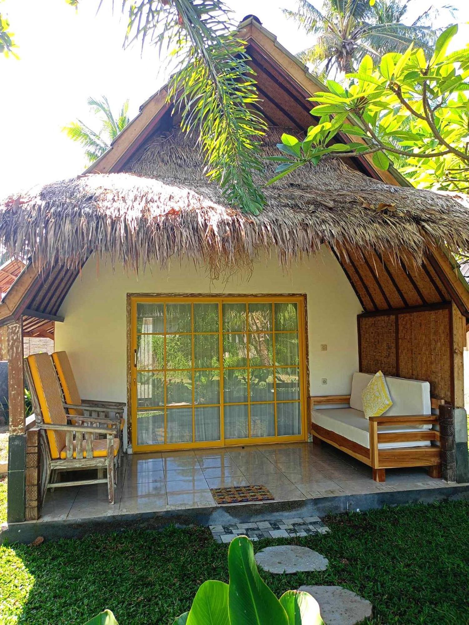 Bintang Tiga Bungalows Νησιά Γκίλι Εξωτερικό φωτογραφία