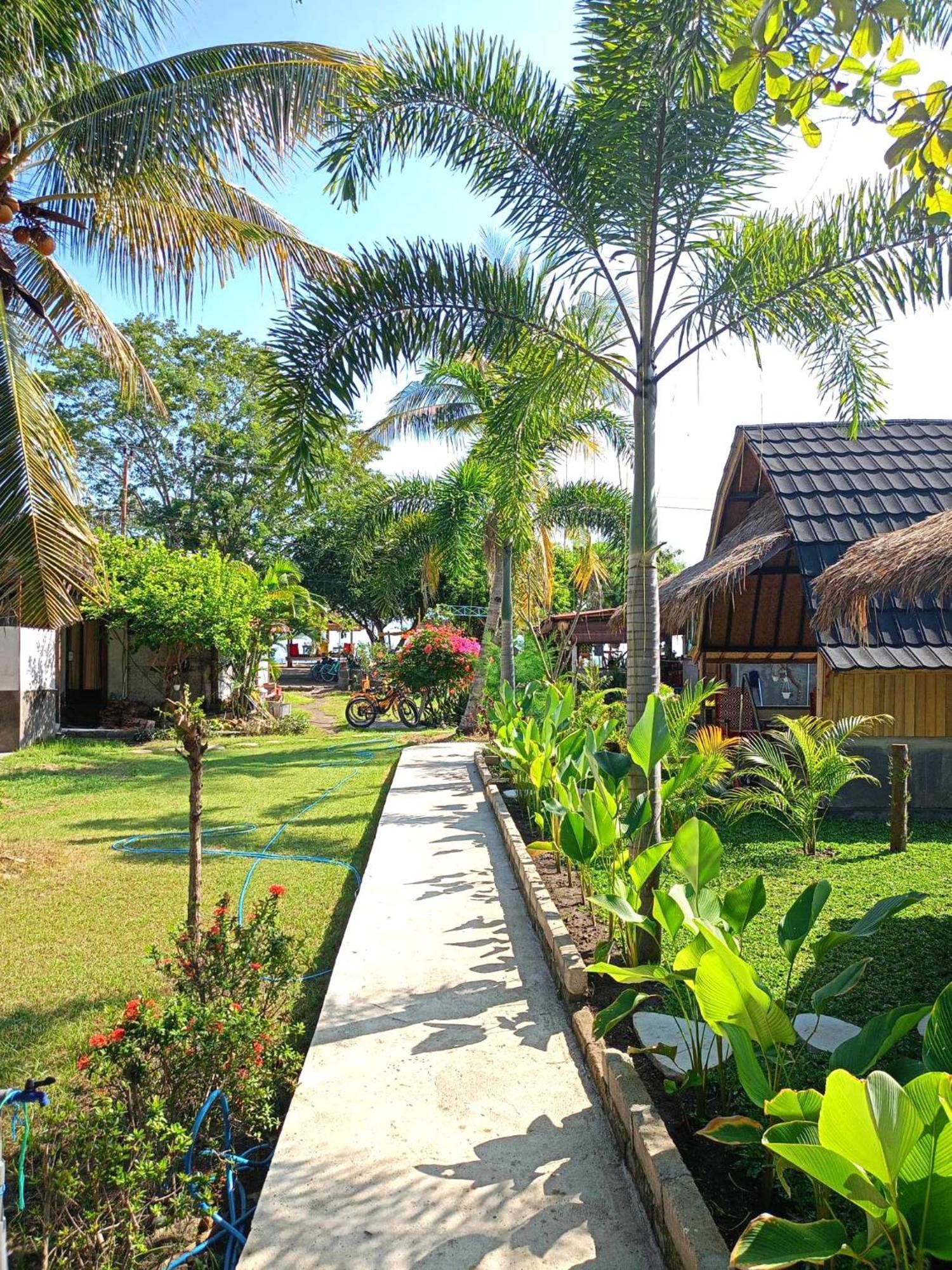 Bintang Tiga Bungalows Νησιά Γκίλι Εξωτερικό φωτογραφία