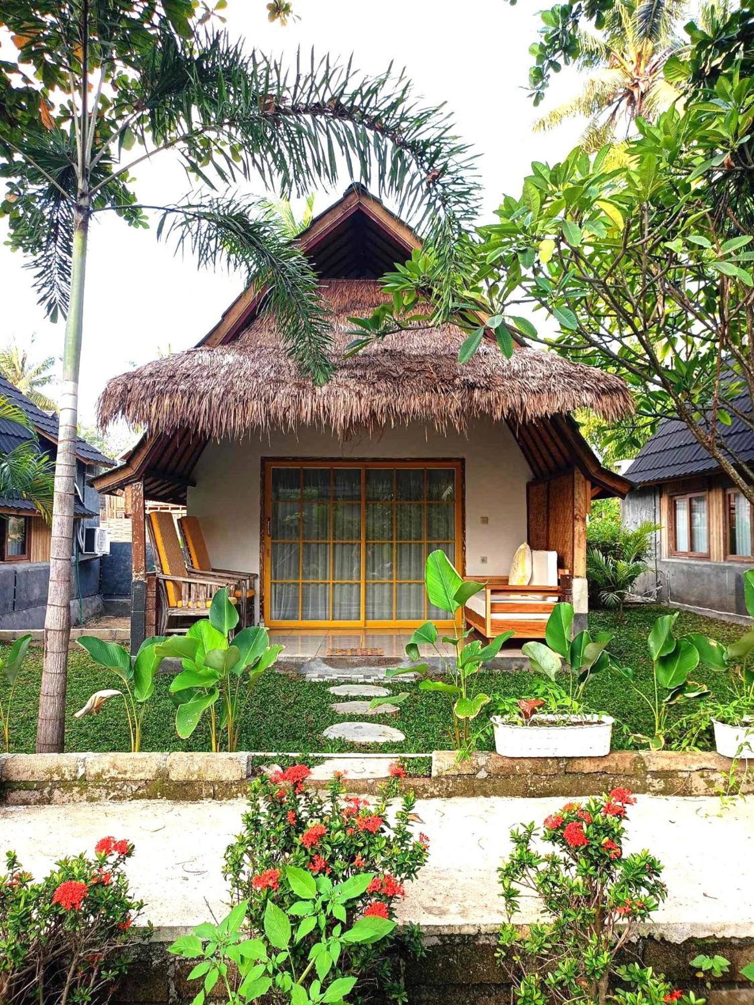 Bintang Tiga Bungalows Νησιά Γκίλι Εξωτερικό φωτογραφία