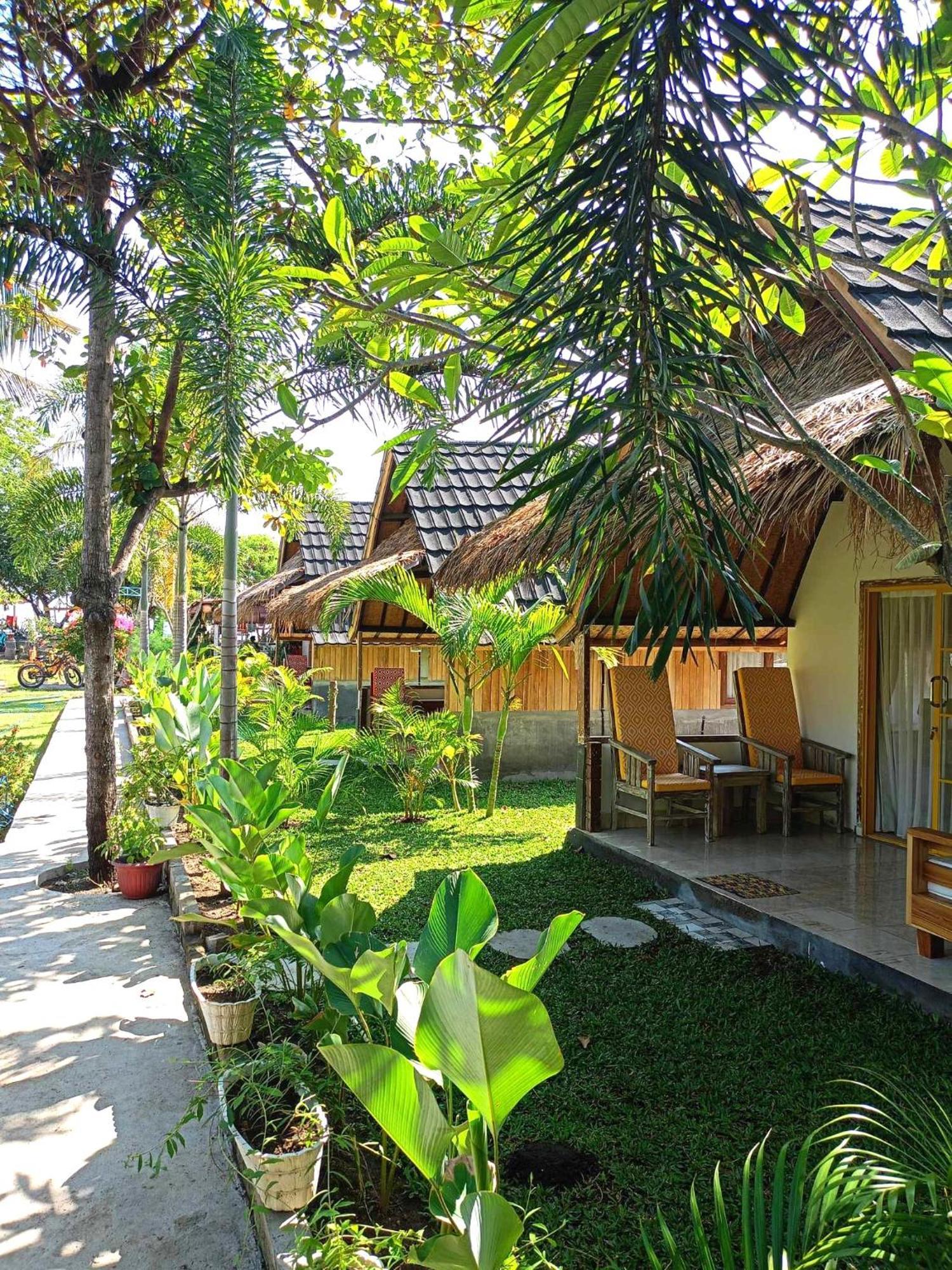 Bintang Tiga Bungalows Νησιά Γκίλι Εξωτερικό φωτογραφία